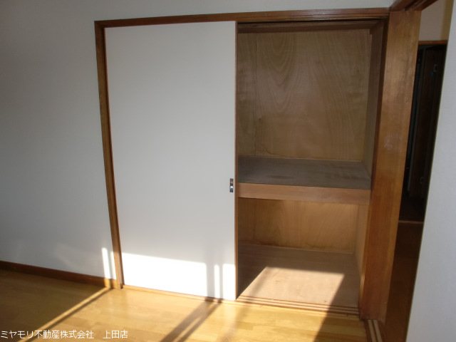 上田市西内　事業用建物 内観写真（収納）