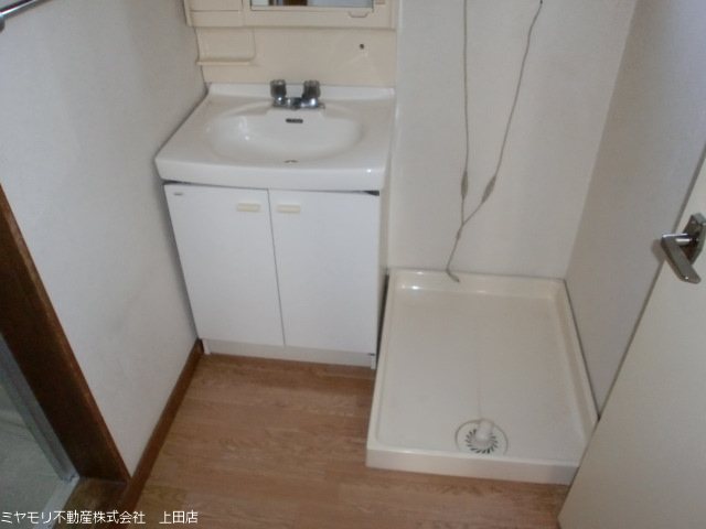 上田市西内　事業用建物 内観写真（洗面台・洗面所）