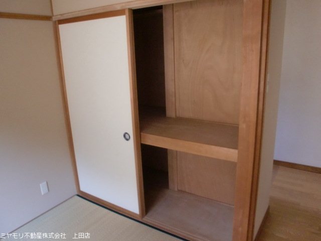 上田市西内　事業用建物 内観写真（収納）