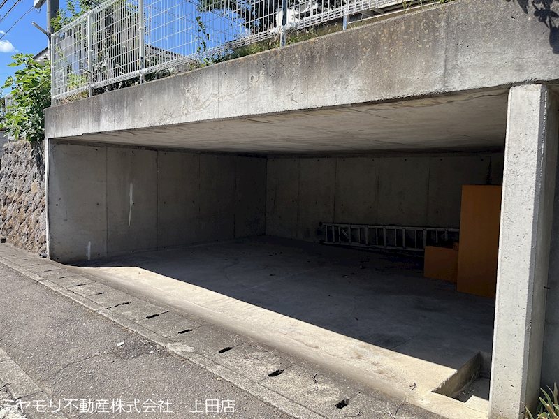 東御市田中　中古戸建 現地写真（駐車場）