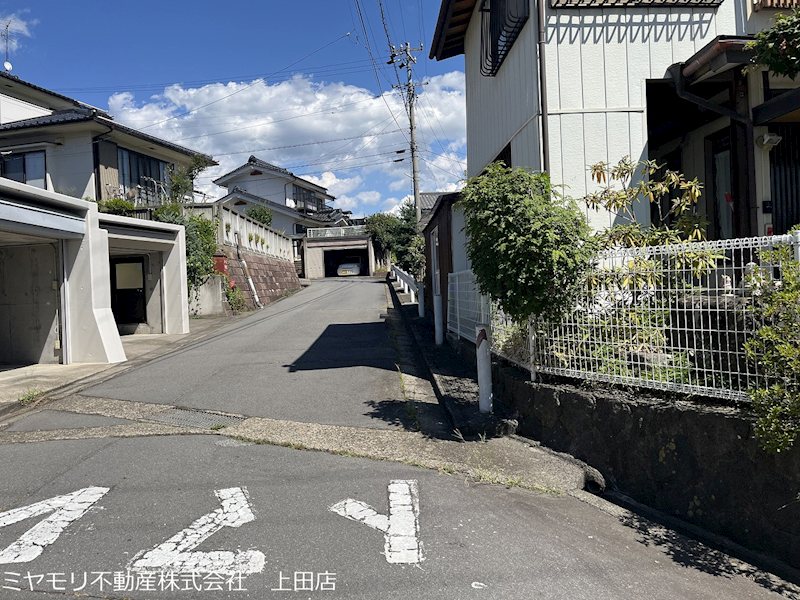 東御市田中　中古戸建 現地写真（前面道路含む現地写真）
