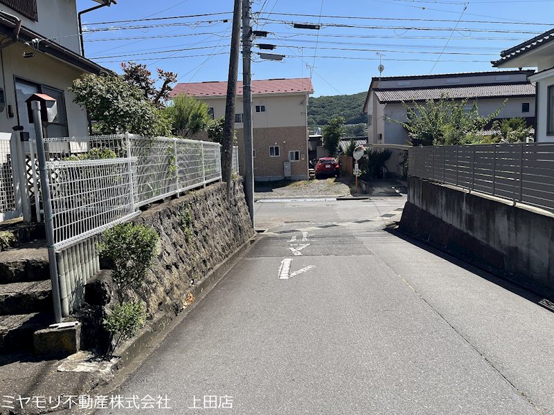 東御市田中　中古戸建 現地写真（前面道路含む現地写真）