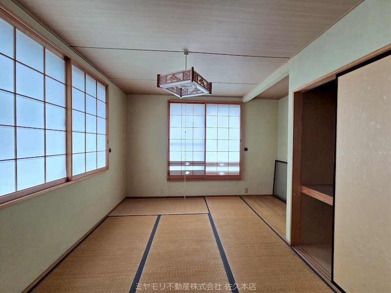佐久市中込　中古戸建 内観写真（リビング以外の居室）