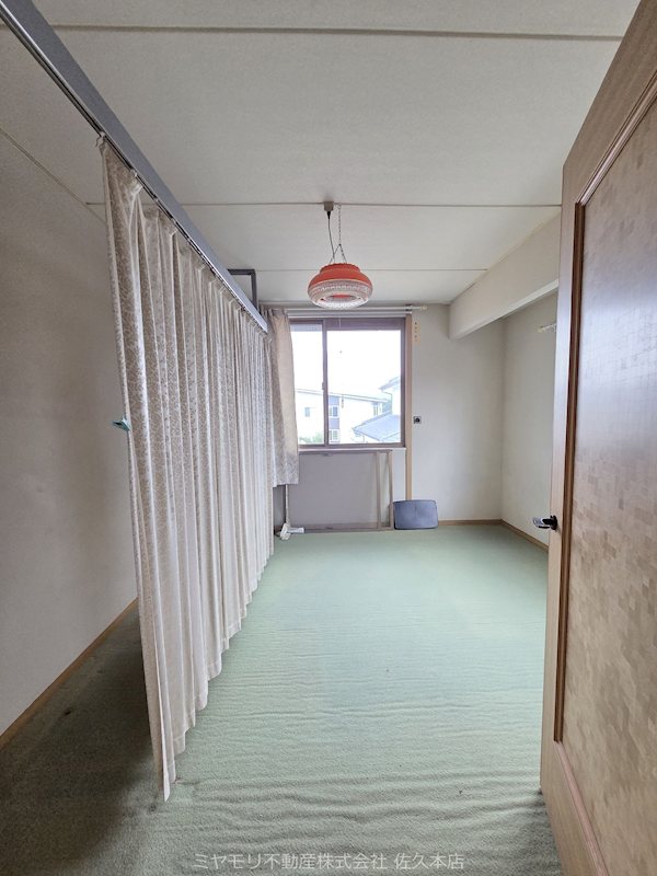 佐久市中込　中古戸建 内観写真（リビング以外の居室）