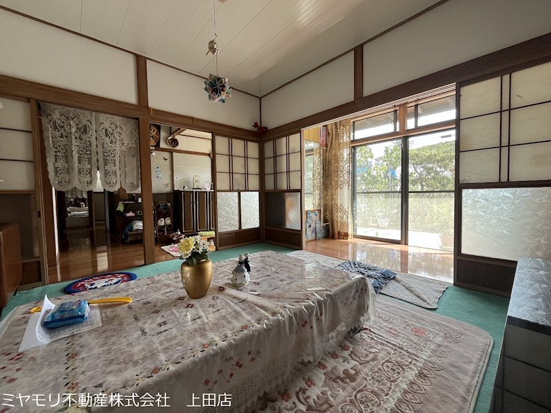 上田市藤原田　中古戸建 内観写真（リビング以外の居室）