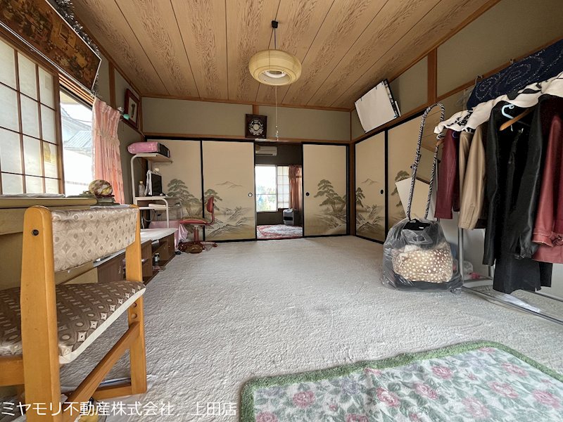 上田市藤原田　中古戸建 内観写真（リビング以外の居室）