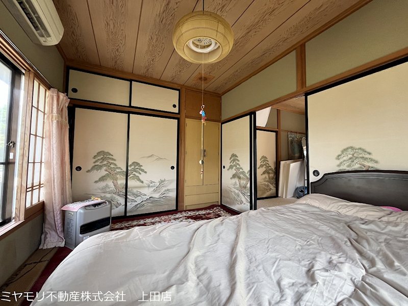 上田市藤原田　中古戸建 内観写真（リビング以外の居室）