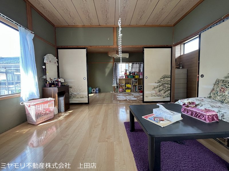 上田市藤原田　中古戸建 内観写真（リビング以外の居室）