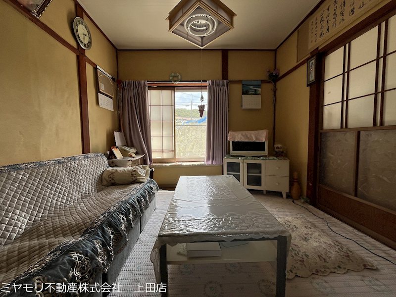 上田市藤原田　中古戸建 内観写真（リビング以外の居室）