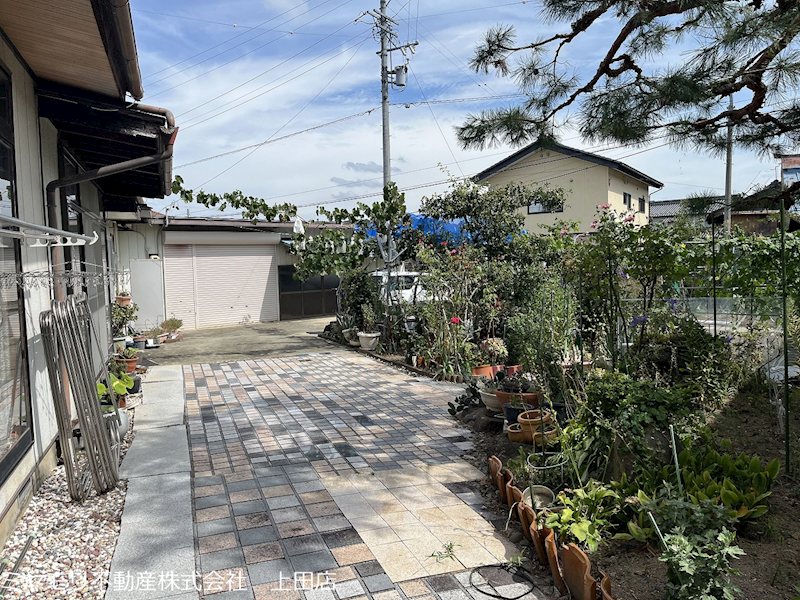 上田市藤原田　中古戸建 現地写真（庭）