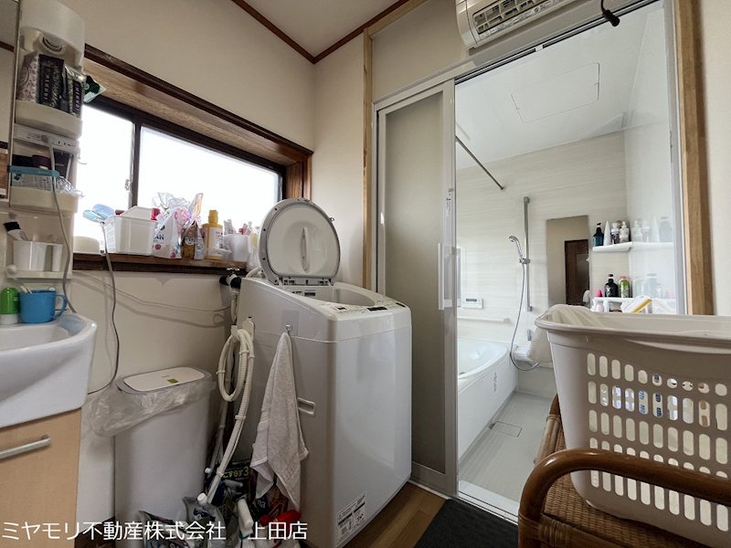 上田市塩川　中古戸建 内観写真（洗面台・洗面所）