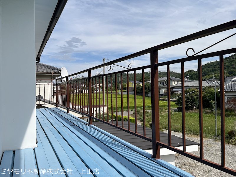 上田市塩川　中古戸建 現地写真（バルコニー）