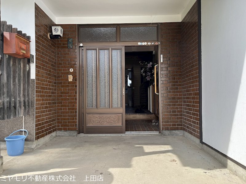 上田市塩川　中古戸建 現地写真（玄関）