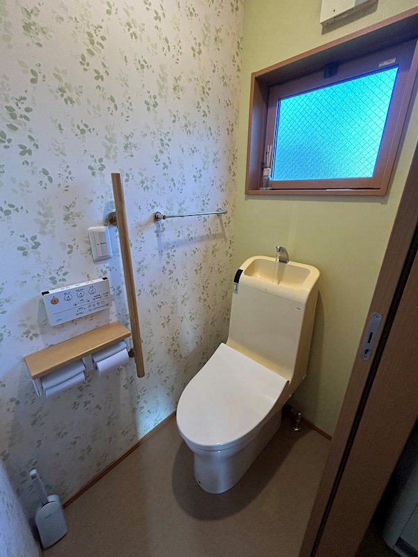 佐久市岩村田　中古戸建 内観写真（トイレ）