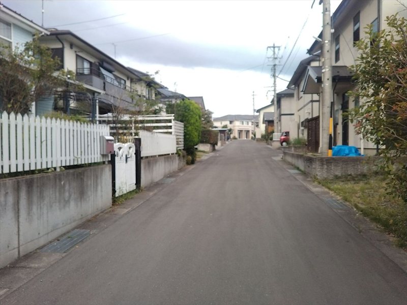 佐久市岩村田　中古戸建 現地写真（前面道路含む現地写真）