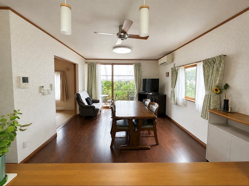佐久市岩村田　中古戸建 内観写真（リビング）