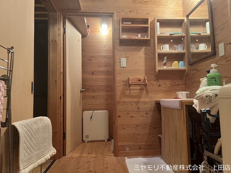 青木村沓掛　中古戸建 内観写真（洗面台・洗面所）