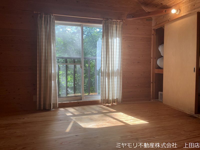 青木村沓掛　中古戸建 内観写真（リビング以外の居室）