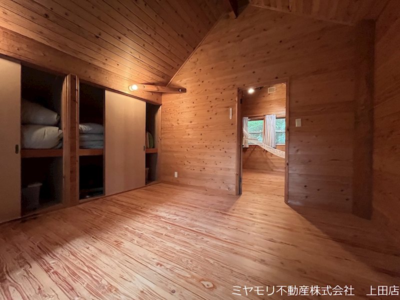 青木村沓掛　中古戸建 内観写真（リビング以外の居室）