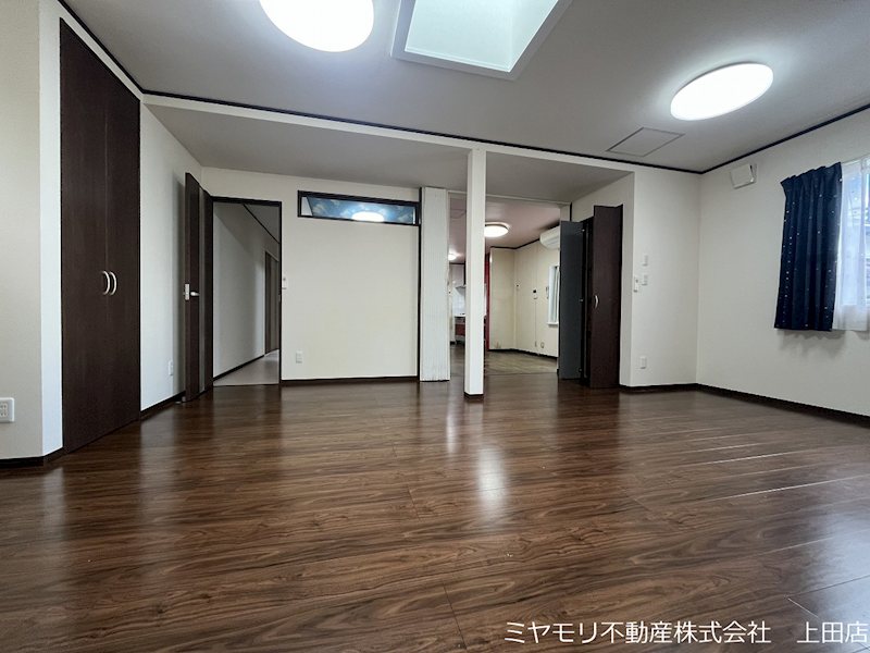 上田市手塚　中古戸建 内観写真（リビング）