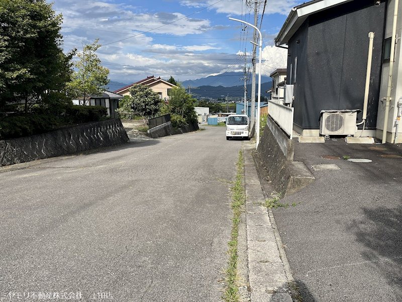 上田市手塚　中古戸建 現地写真（前面道路含む現地写真）
