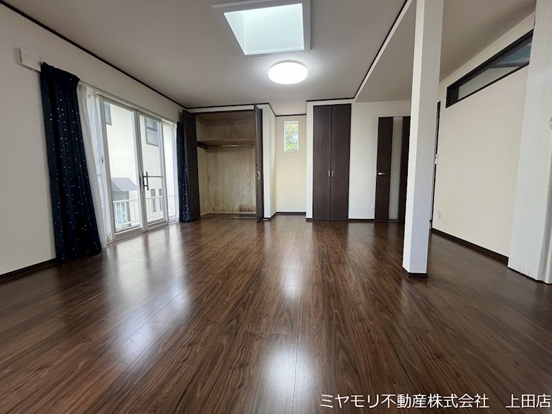 上田市手塚　中古戸建 内観写真（リビング）