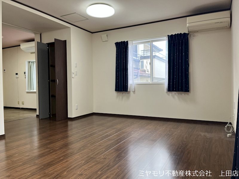 上田市手塚　中古戸建 内観写真（リビング）