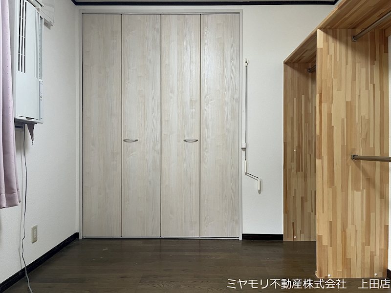 上田市手塚　中古戸建 内観写真（リビング以外の居室）
