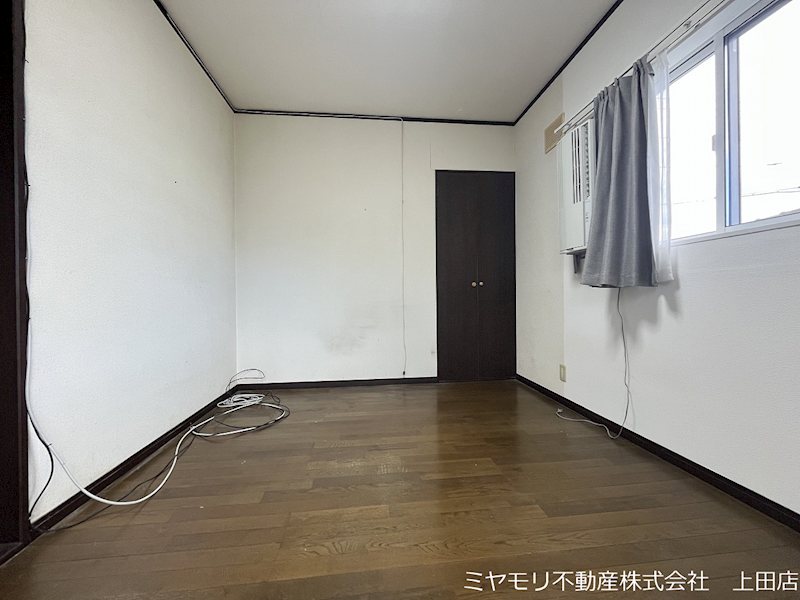 上田市手塚　中古戸建 内観写真（リビング以外の居室）