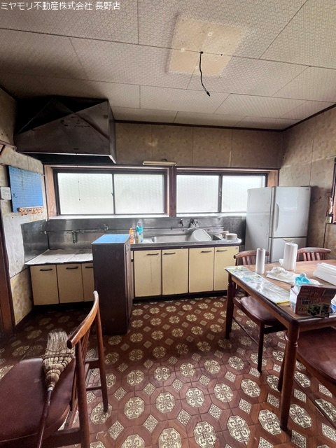 長野県長野市信州新町里穂刈 内観写真（キッチン）