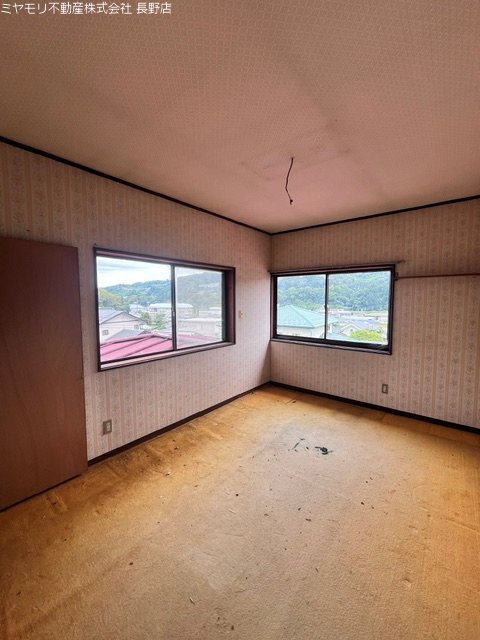 長野県長野市信州新町里穂刈 内観写真（子供部屋）
