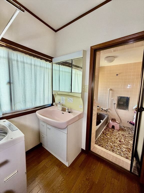 佐久市臼田　中古戸建 内観写真（洗面台・洗面所）