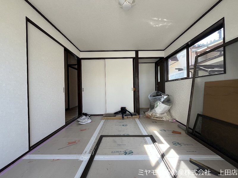 上田市諏訪形　中古戸建 内観写真（リビング以外の居室）