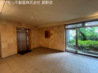 長野県長野市鶴賀権堂町 共用部写真（エントランス）