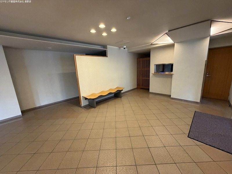 長野県長野市鶴賀権堂町 共用部写真（ロビー）