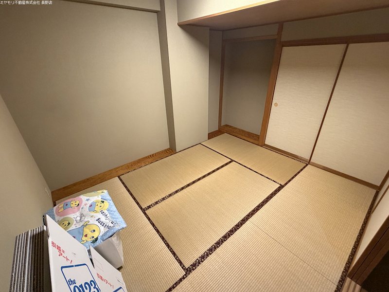 長野県長野市鶴賀権堂町 内観写真（リビング以外の居室）