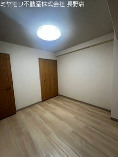 長野県長野市鶴賀権堂町 内観写真（子供部屋）