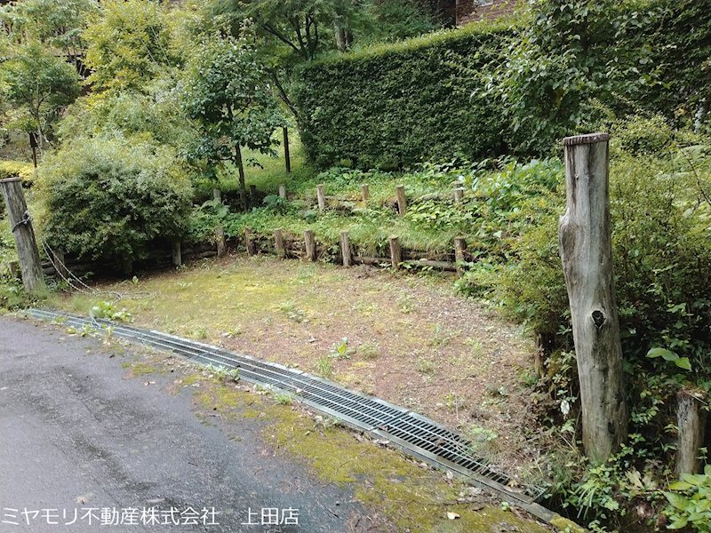 青木村沓掛　中古戸建 現地写真（駐車場）