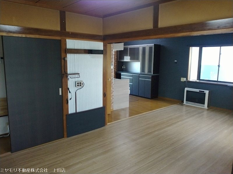 上田市生田　中古戸建 内観写真（リビング）