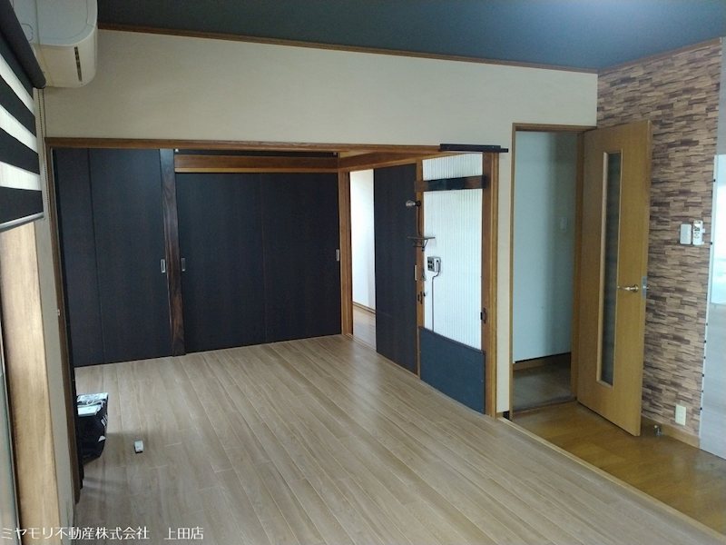 上田市生田　中古戸建 内観写真（リビング）