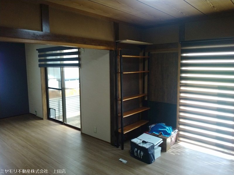 上田市生田　中古戸建 内観写真（リビング）