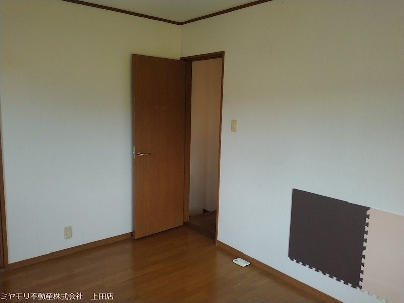 上田市生田　中古戸建 内観写真（リビング以外の居室）