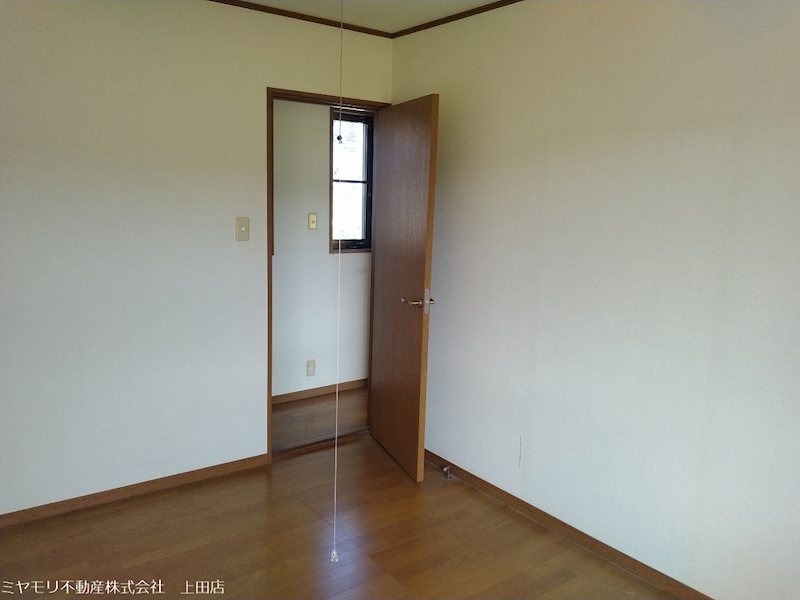 上田市生田　中古戸建 内観写真（リビング以外の居室）