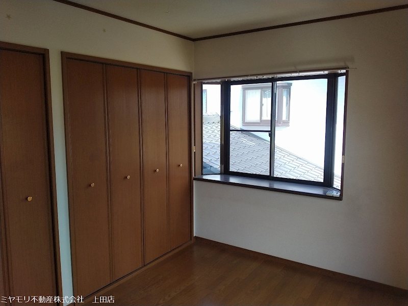 上田市生田　中古戸建 内観写真（リビング以外の居室）