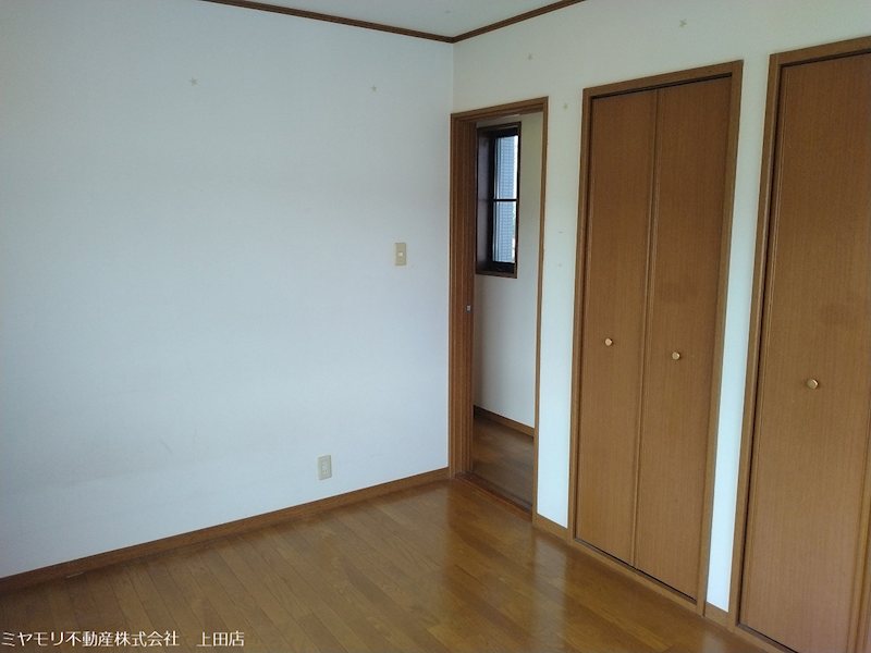 上田市生田　中古戸建 内観写真（リビング以外の居室）