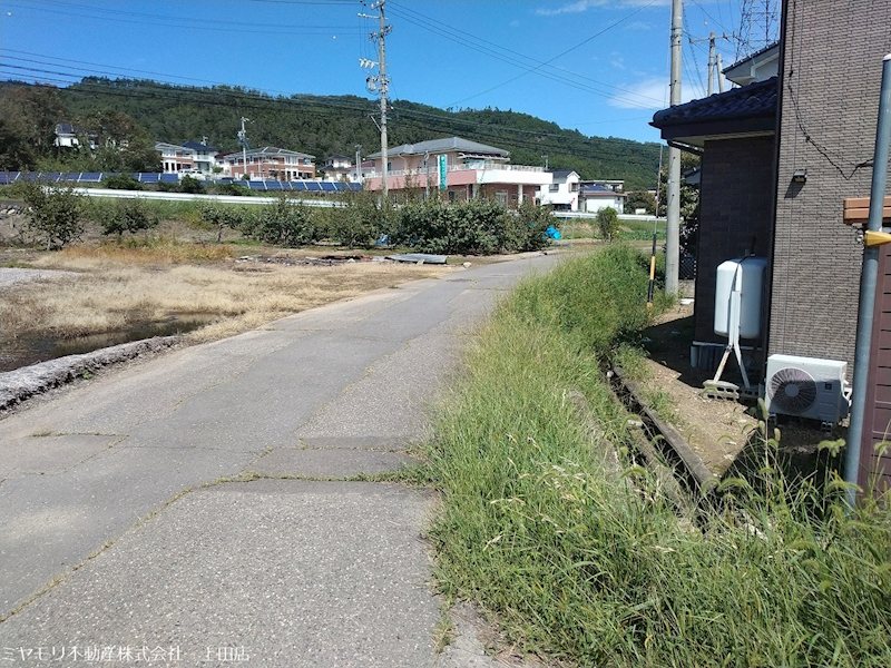 上田市生田　中古戸建 現地写真（前面道路含む現地写真）
