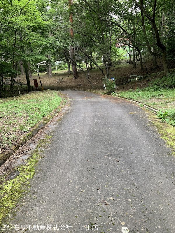 青木村沓掛　中古戸建 現地写真（前面道路含む現地写真）