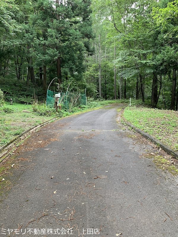 青木村沓掛　中古戸建 現地写真（前面道路含む現地写真）