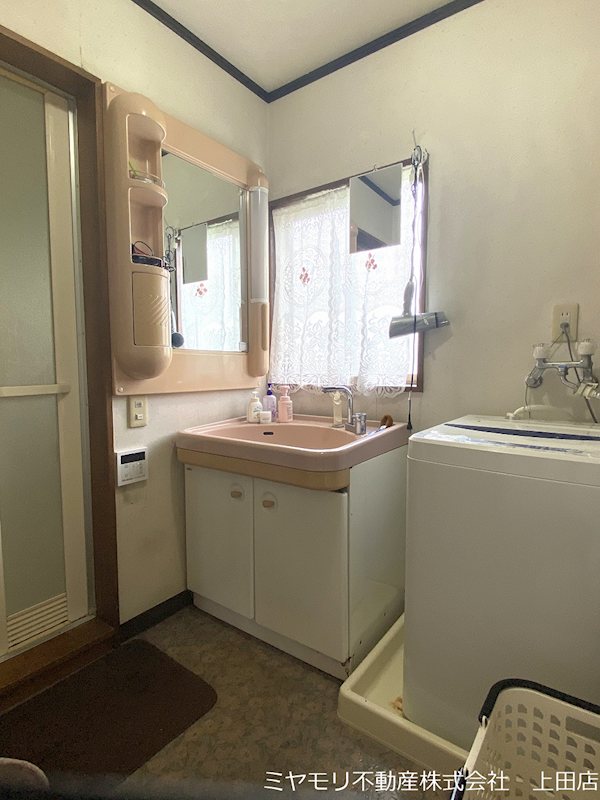 上田市蒼久保　中古戸建 内観写真（洗面台・洗面所）