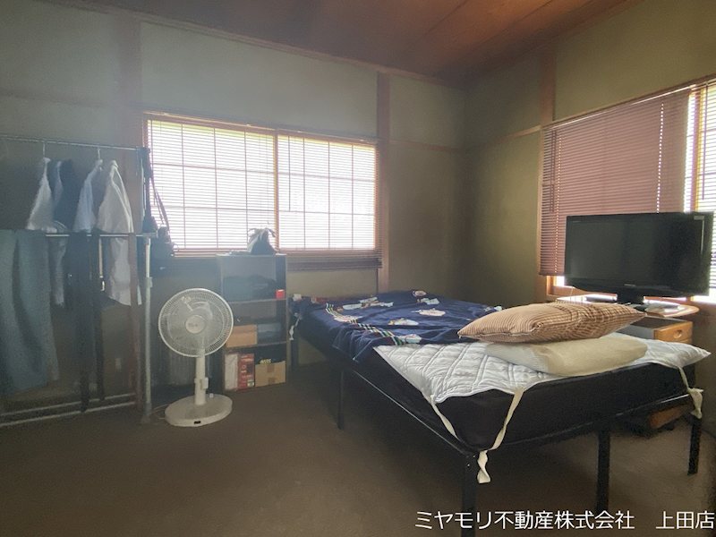 上田市蒼久保　中古戸建 内観写真（リビング以外の居室）
